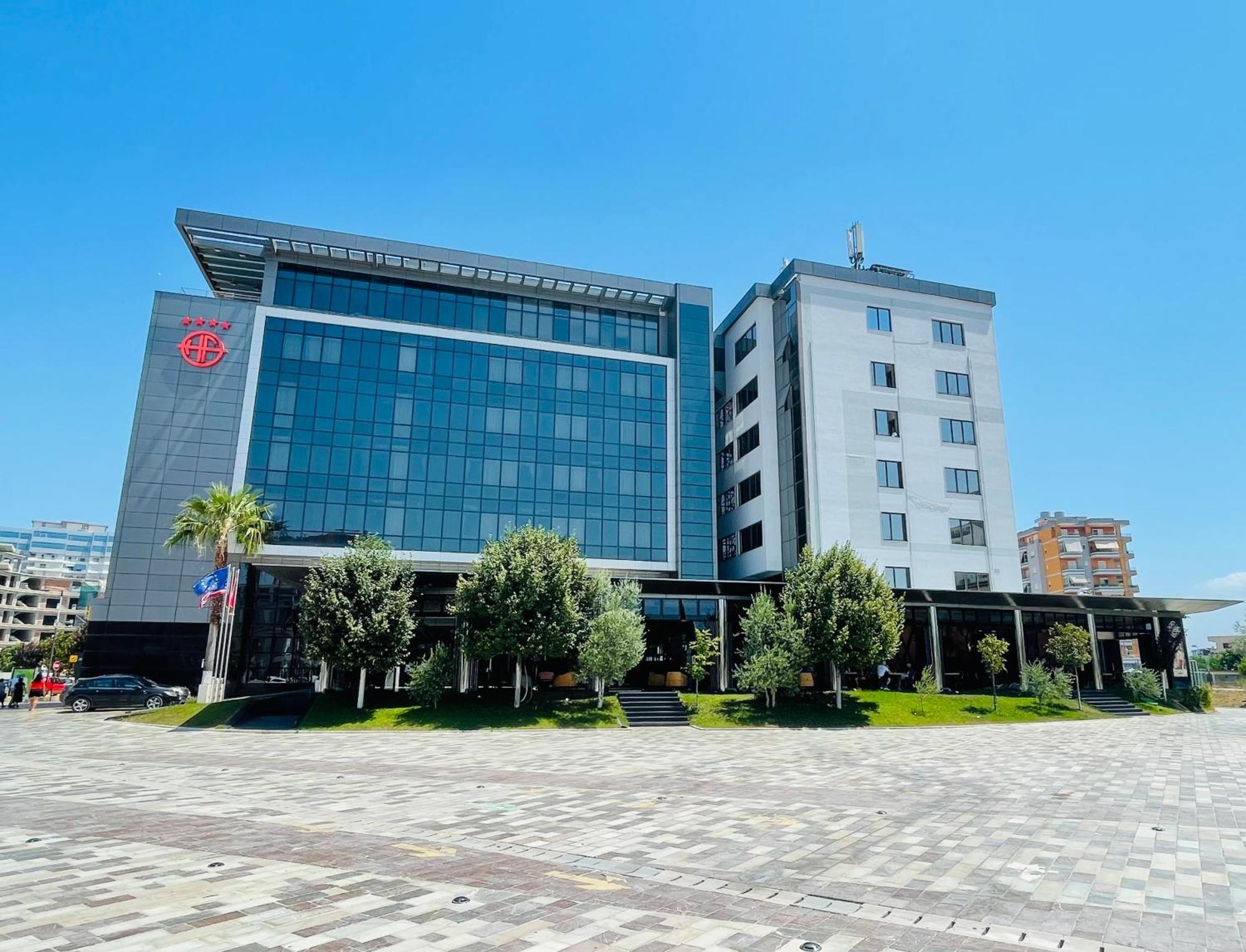 Hotel Fieri Bagian luar foto