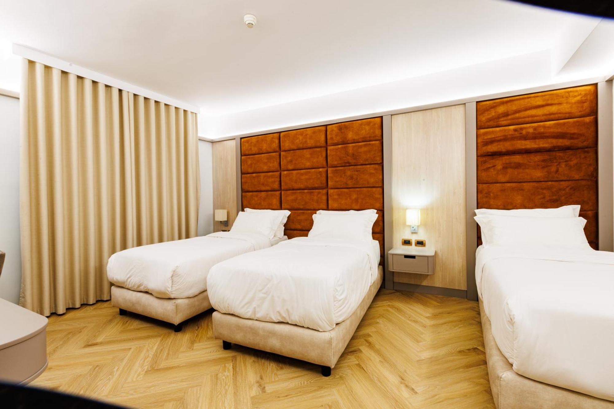 Hotel Fieri Bagian luar foto