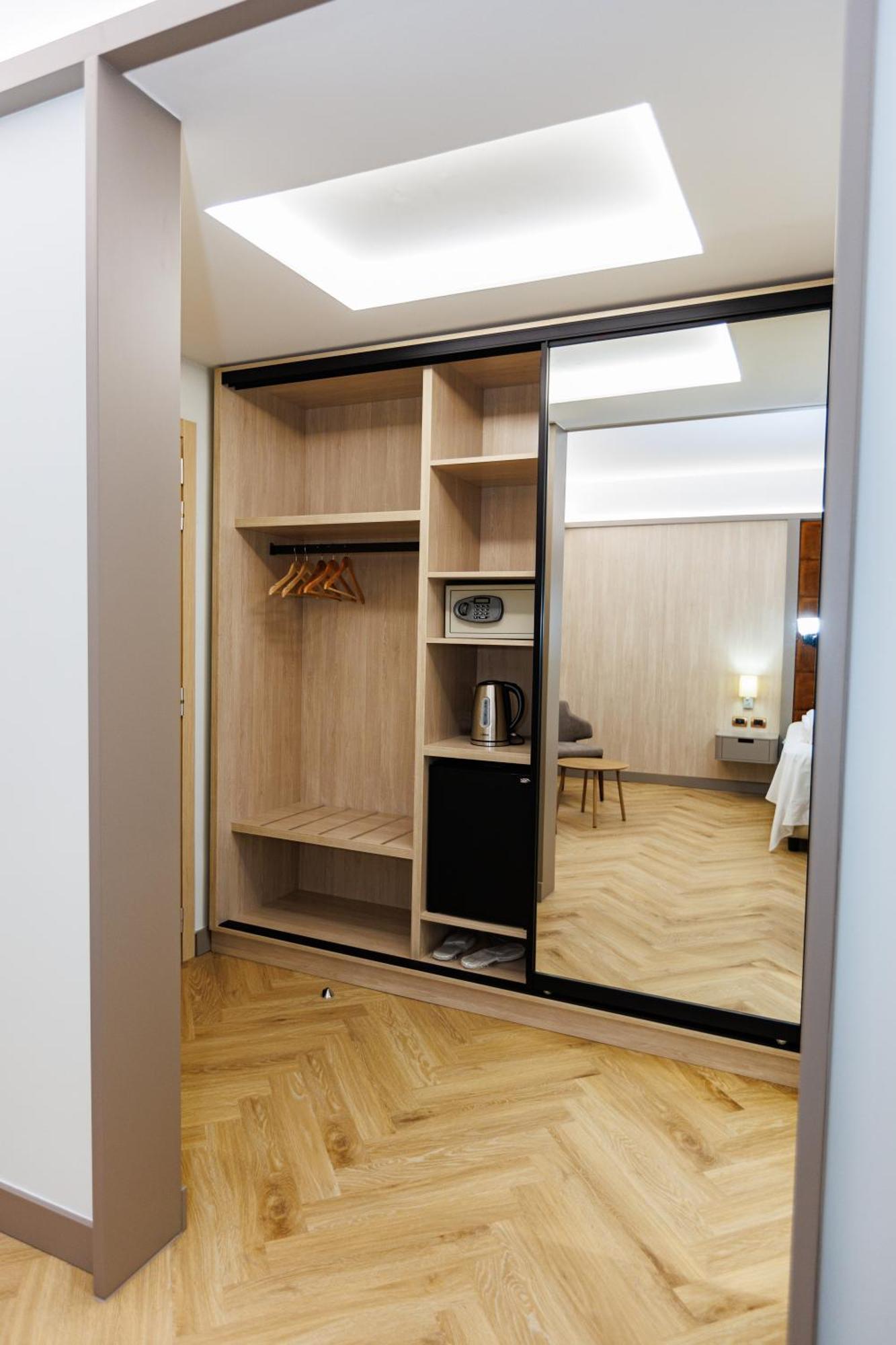 Hotel Fieri Bagian luar foto