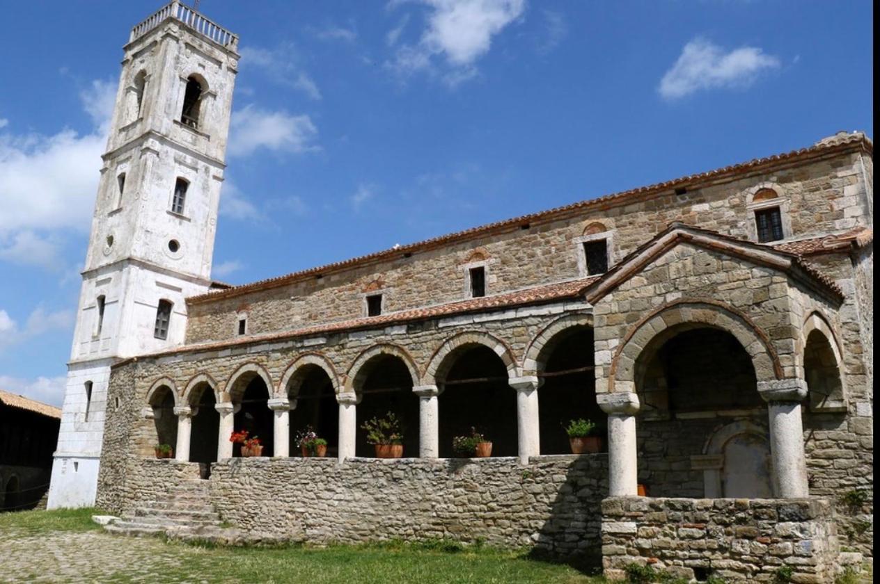 Hotel Fieri Bagian luar foto